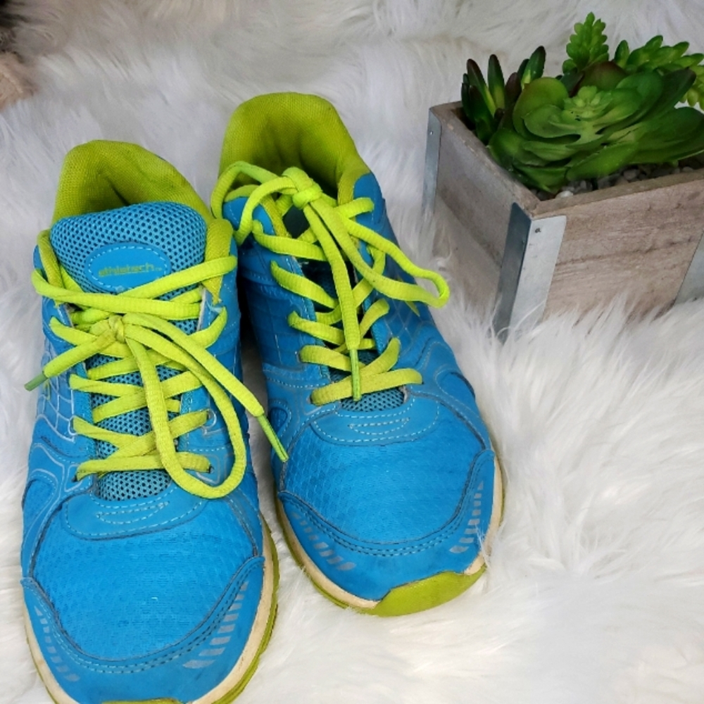 WOMENS ATHLETIC SHOES GREEN BLUE SIZE 7M WILLOW 2 ATHLETECH